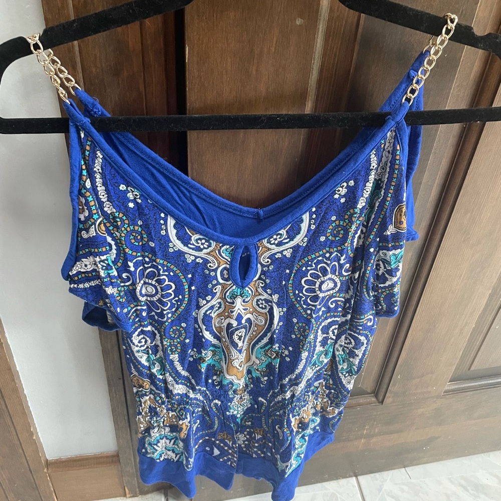 NY & Co cold shoulder top size: small